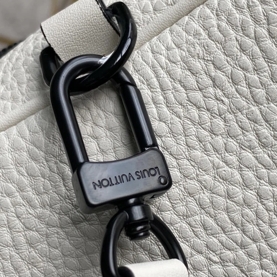 CHRISTOPHER XS LOUIS VUITTON 0820
